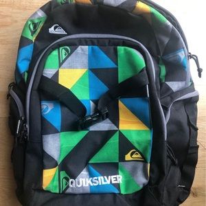 Medium sized Quicksilver backpack with ample interior space and lots of storage.